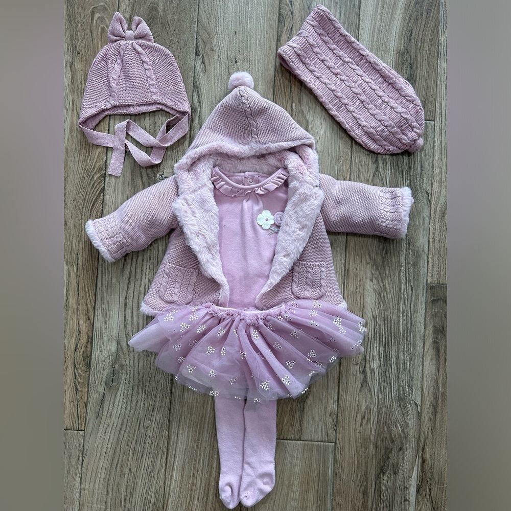 COMPLETE SET FOR SALE AS SHOWN IN COVER IMAGE.
